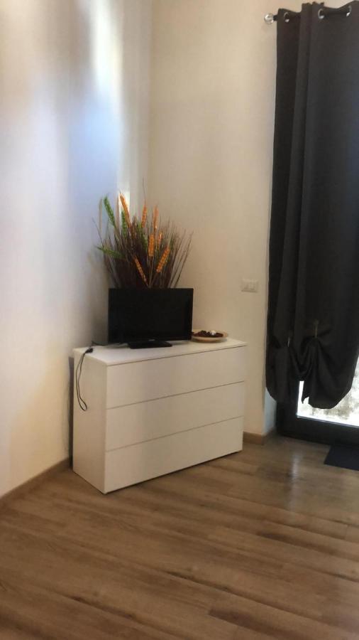 Monolocale Arredato Con Una Camera Apartment Парма Екстериор снимка