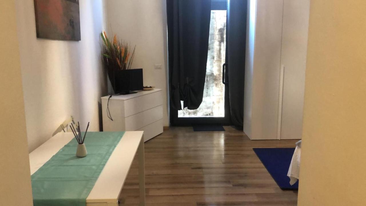 Monolocale Arredato Con Una Camera Apartment Парма Екстериор снимка