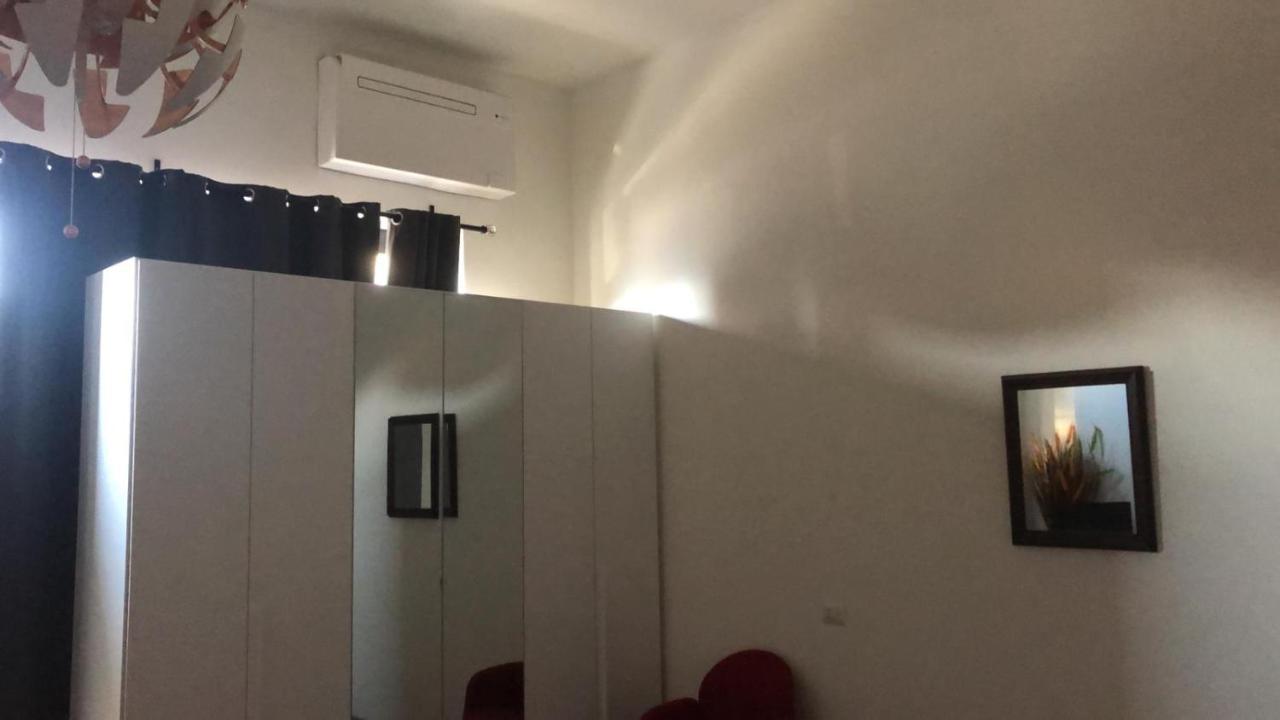 Monolocale Arredato Con Una Camera Apartment Парма Екстериор снимка