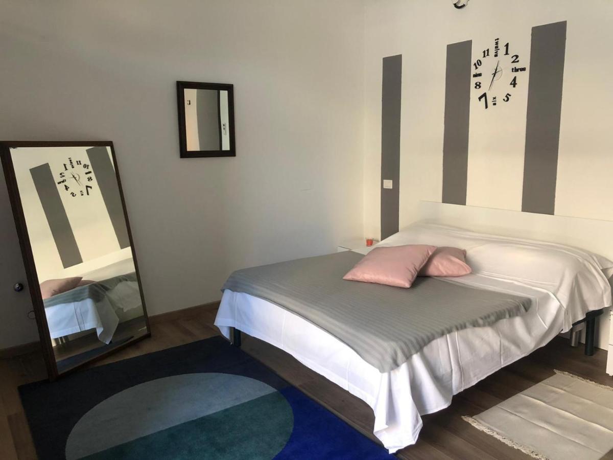 Monolocale Arredato Con Una Camera Apartment Парма Екстериор снимка